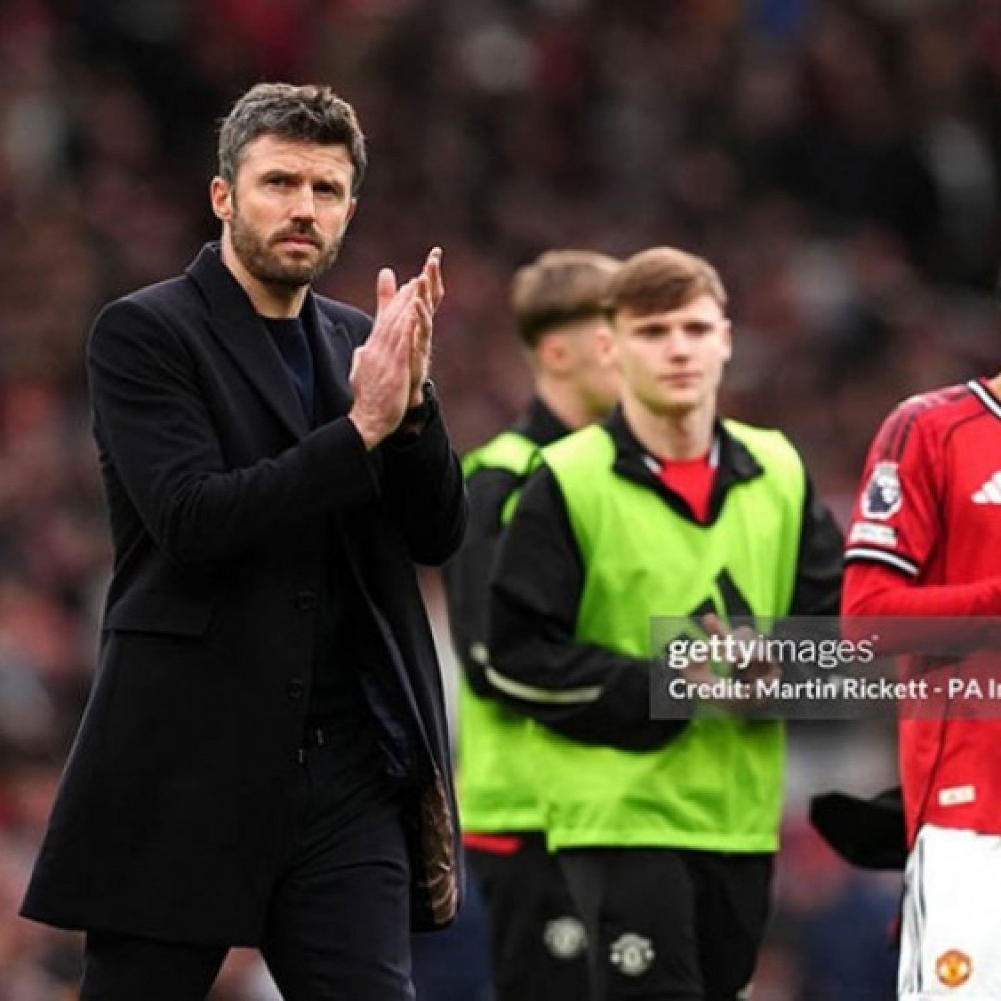 MU hạ Crystal Palace: HLV Carrick khen ngợi Sesko, Fernandes nói gì về cuộc đua?