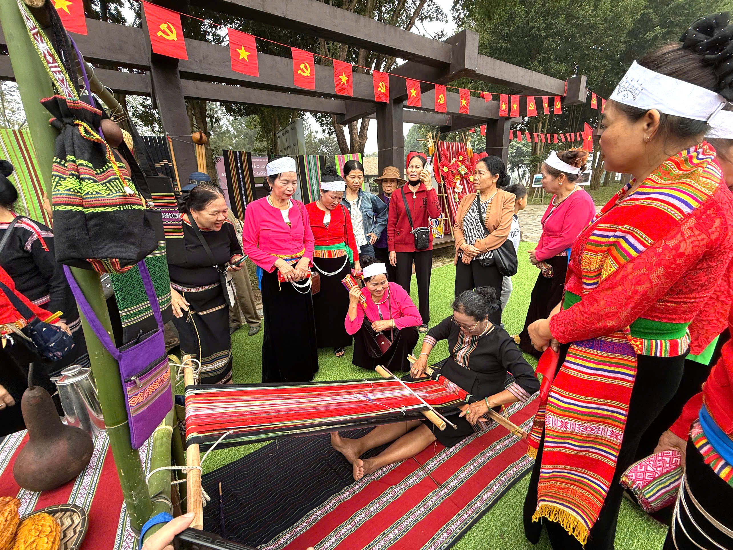 Trải nghiệm không gian văn hóa đặc sắc tỉnh Đắk Lắk tại Hà Nội - 3