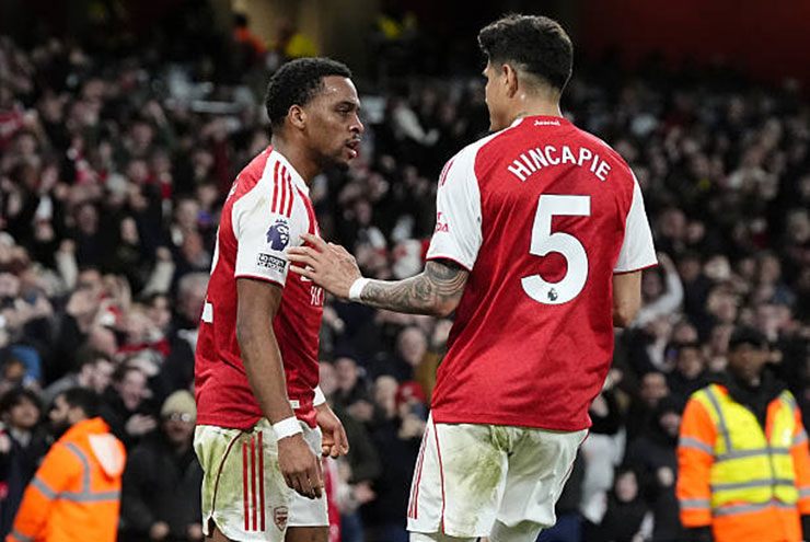 Nóng bảng xếp hạng Ngoại hạng Anh: Arsenal trở lại cách biệt an toàn, MU vươn lên thứ 3 - 1