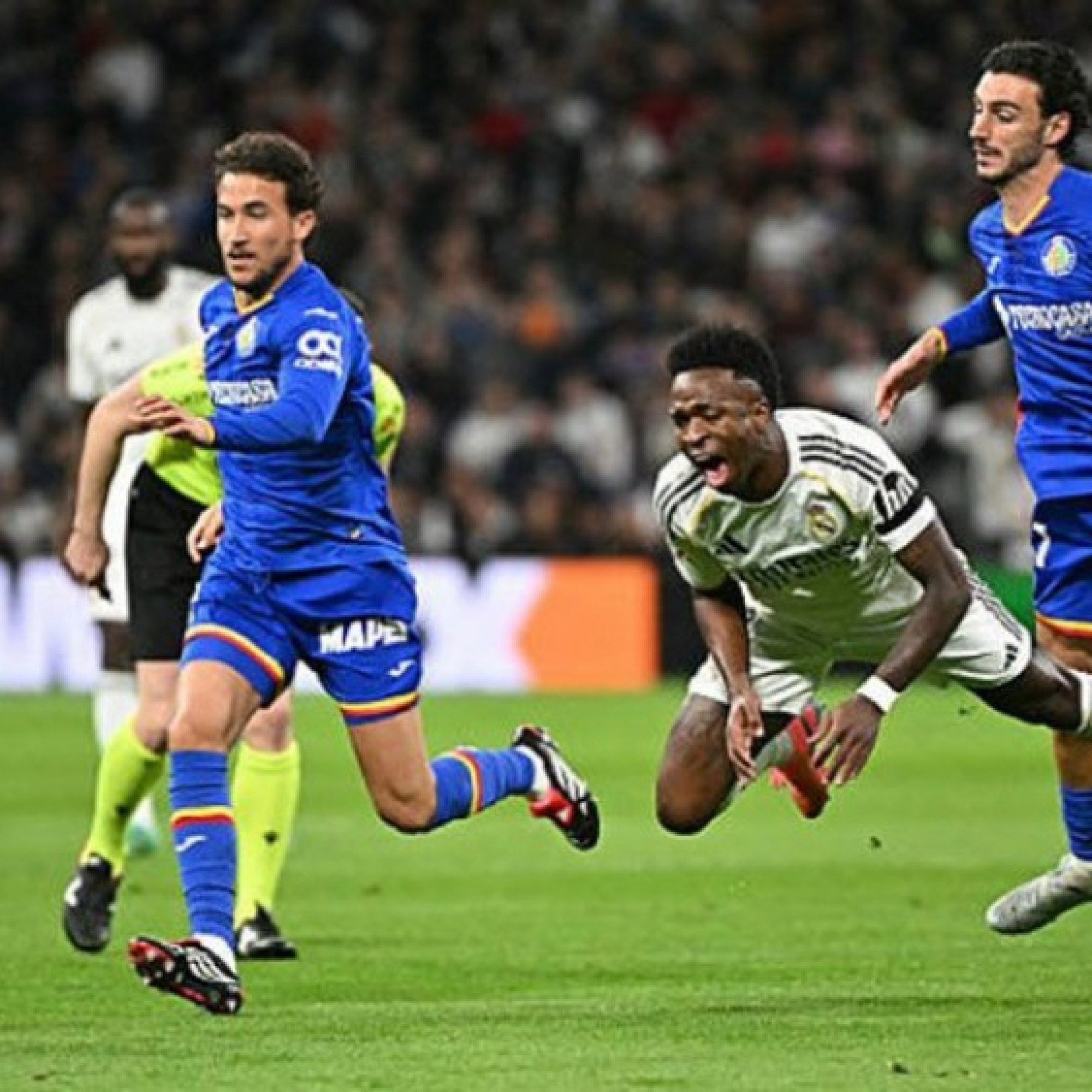  - Trực tiếp bóng đá Real Madrid - Getafe: Vinicius sút chệch cột dọc (La Liga)