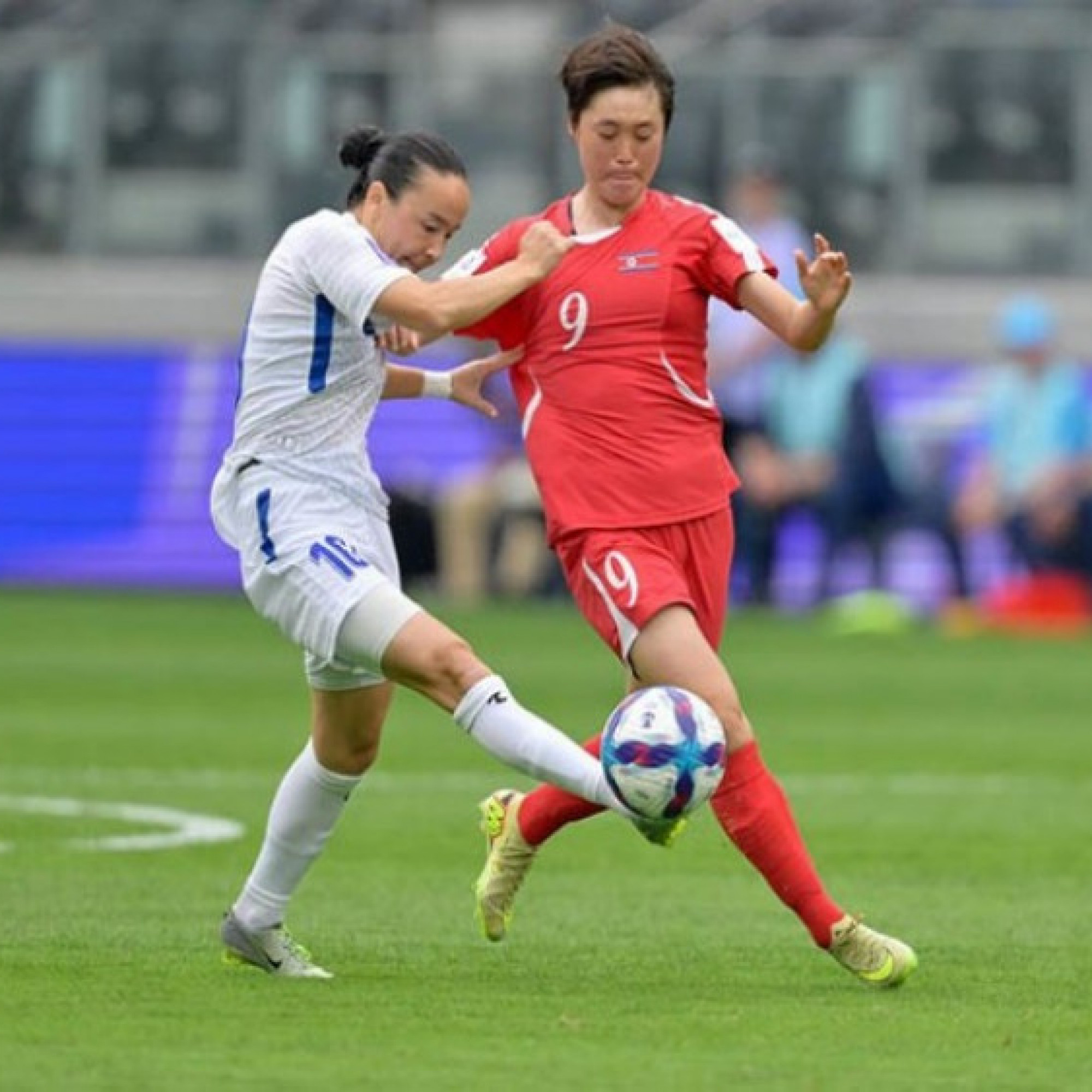  - Video bóng đá ĐT nữ Triều Tiên - Uzbekistan: 3 bàn choáng váng (Asian Cup)