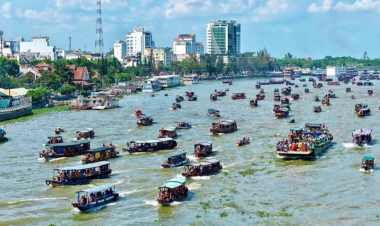 Sông nước Cần Thơ rộn ràng Lễ hội Tống phong - 1