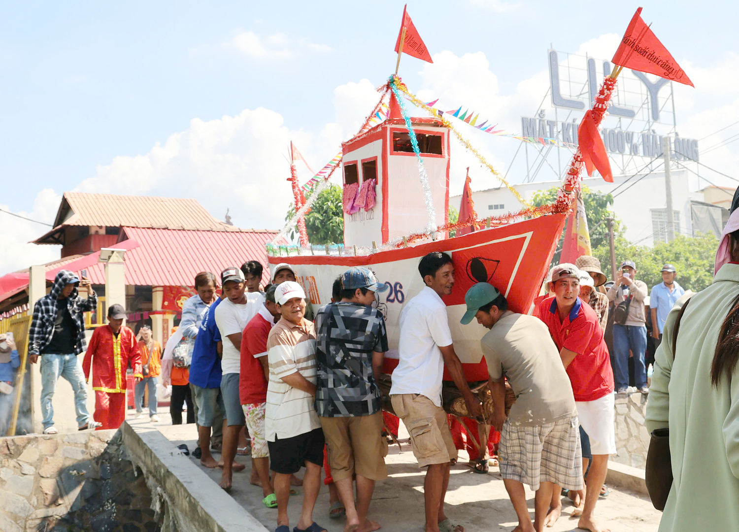 Sông nước Cần Thơ rộn ràng Lễ hội Tống phong - 9