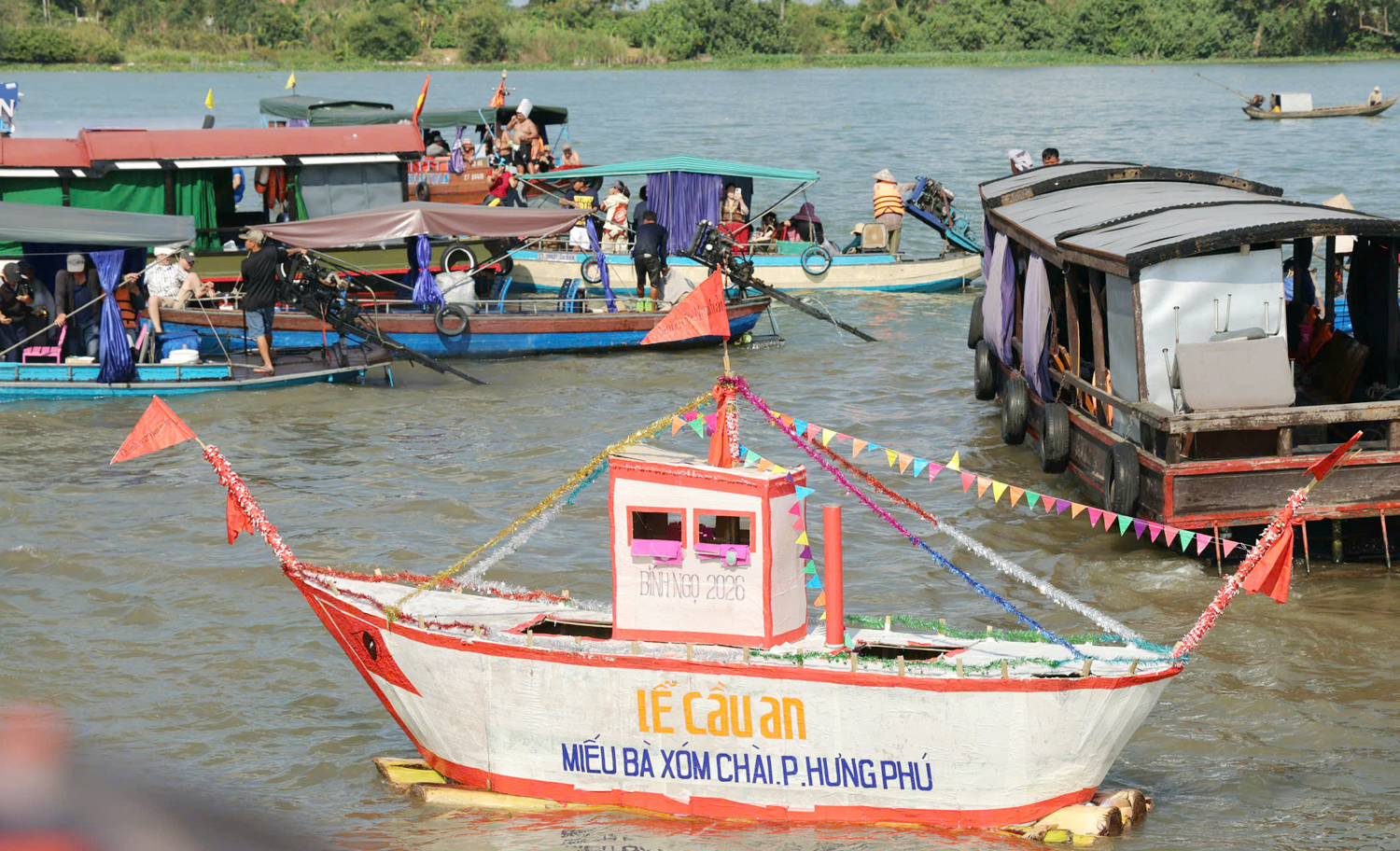 Sông nước Cần Thơ rộn ràng Lễ hội Tống phong - 10