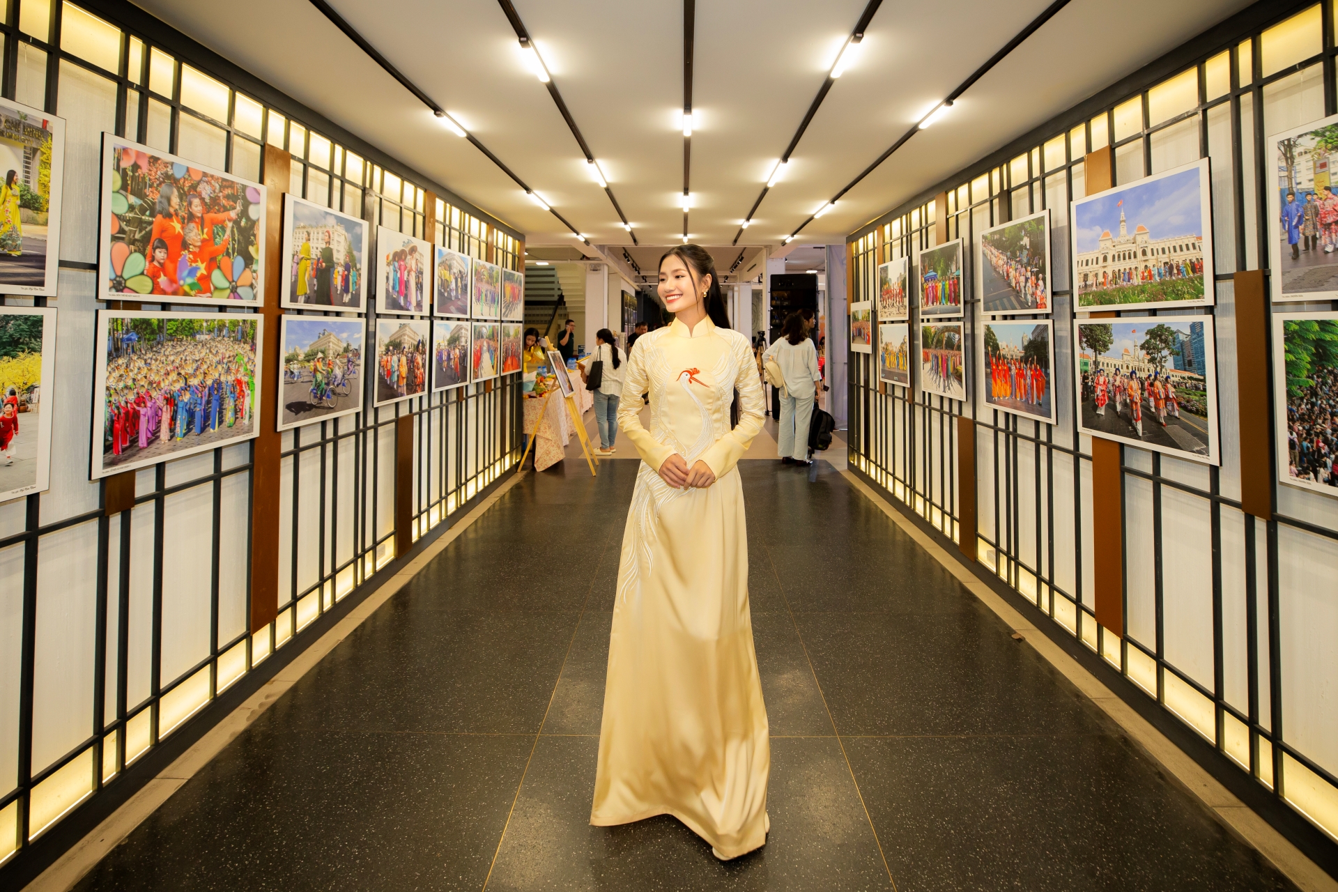 Hoa hậu Nguyễn Thanh Hà: 'Áo dài không chỉ là trang phục, đó là tâm hồn Việt' - 4