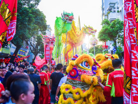  - Rồng lân múa lượn khắp phố Chợ Lớn đêm Nguyên tiêu