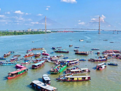 Sông nước Cần Thơ rộn ràng Lễ hội Tống phong