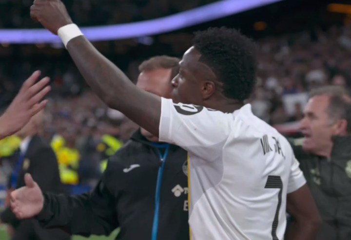 Real Madrid thua sốc trong cơn "mưa thẻ": Sao trẻ bị đuổi vì chửi trọng tài, Rudiger tung gối vào mặt đối thủ - 3