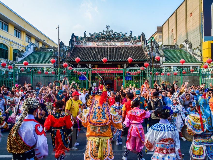 Rồng lân múa lượn khắp phố Chợ Lớn đêm Nguyên tiêu - 2