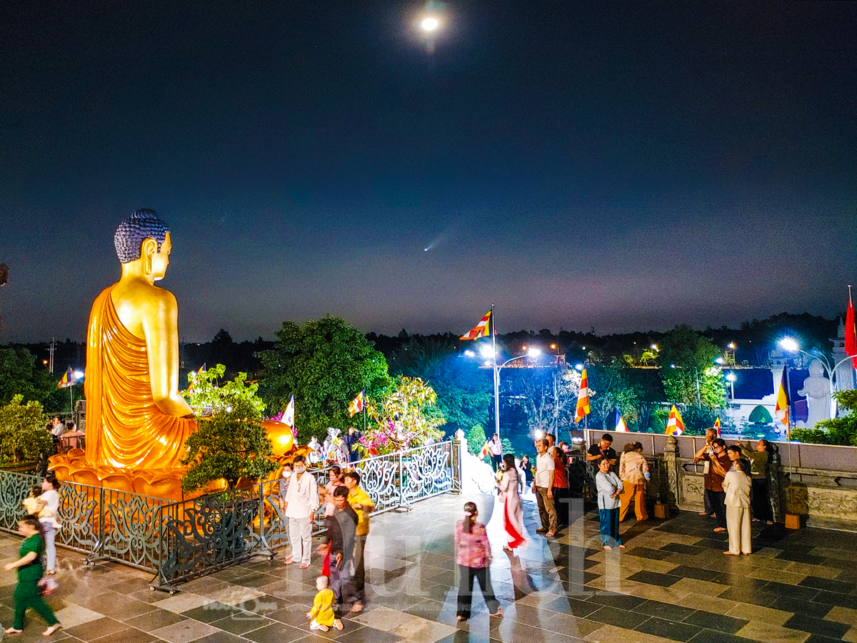 Đầu xuân, hành hương về chiêm bái Phật Cô đơn - 1