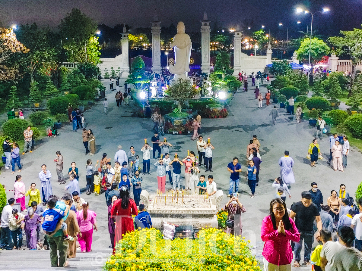 Đầu xuân, hành hương về chiêm bái Phật Cô đơn - 3