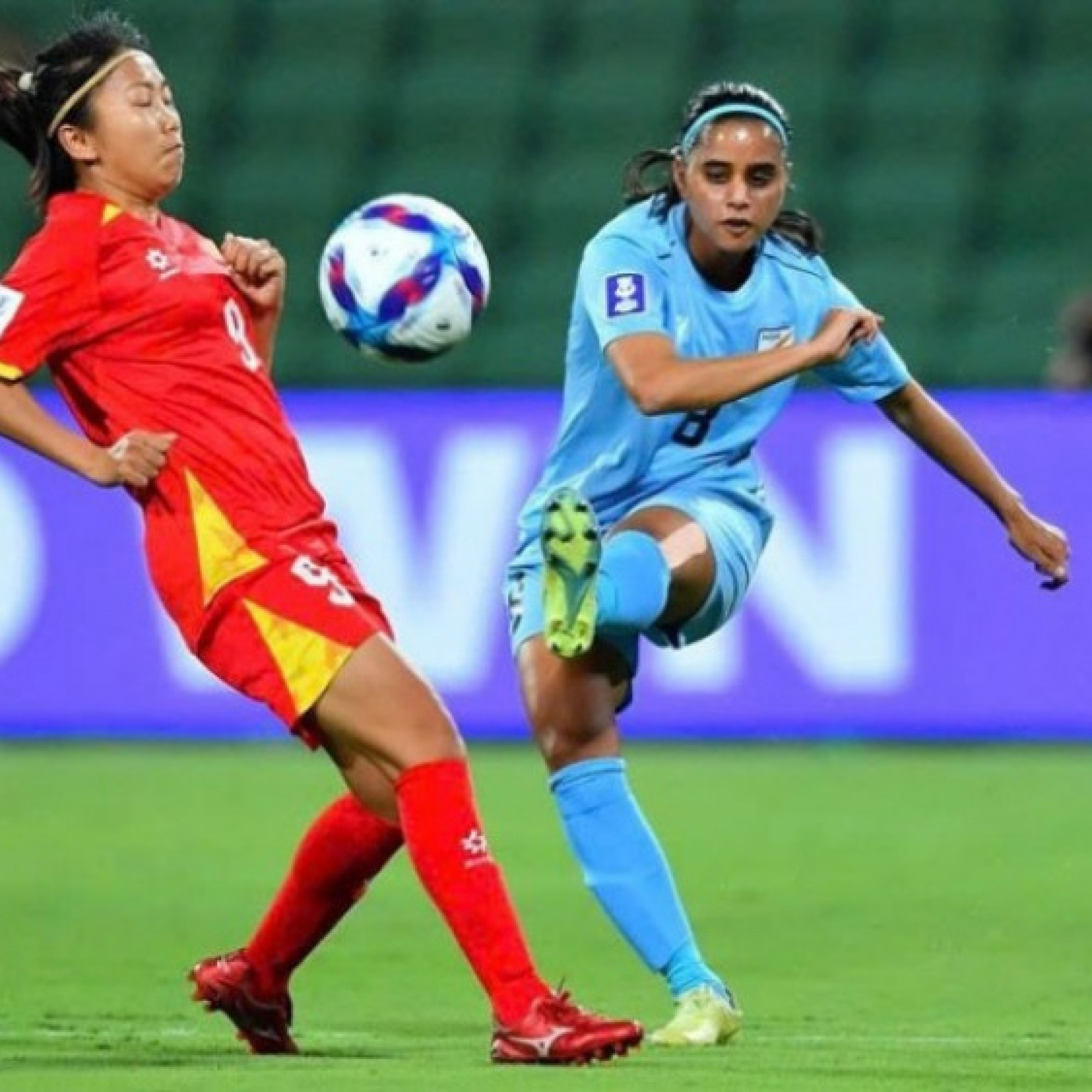  - Video bóng đá ĐT nữ Việt Nam - Ấn Độ: Rượt đuổi nghẹt thở, vỡ òa phút 90+4 (Asian Cup)