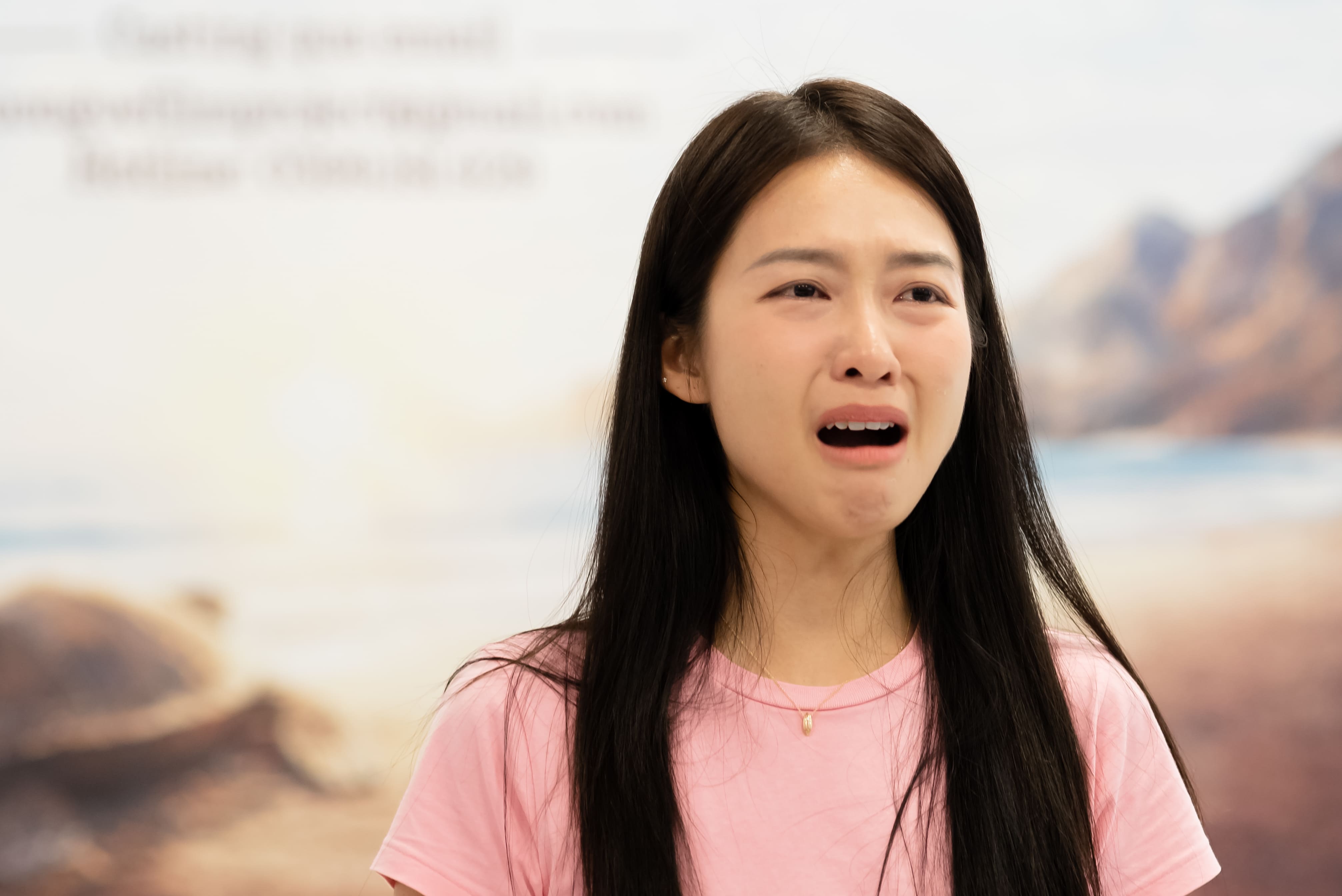 Hoài Linh ngồi ghế giám khảo, Nam Em khóc sướt mướt tại buổi casting phim điện ảnh "Đường về" - 1