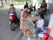 Lấn chiếm vỉa hè và nỗi trăn trở của Bí thư TP.HCM