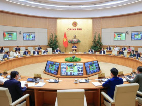  - Thủ tướng bàn giải pháp ứng phó biến động kinh tế toàn cầu