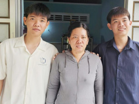  - Hai cặp song sinh Nhân - Nghĩa và Huy - Hoàng ở Cần Thơ tình nguyện nhập ngũ