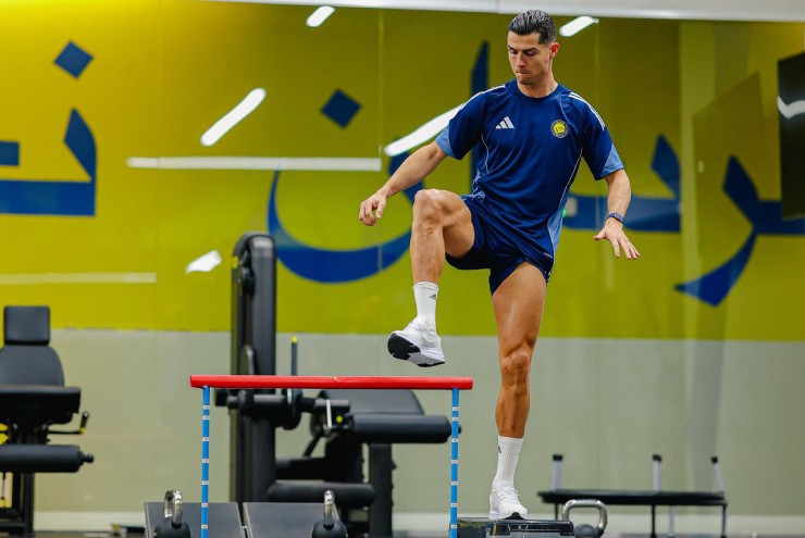 Ronaldo vẫn ở Al Nassr tập luyện bình thường, hỗn loạn thông tin chấn thương - 1