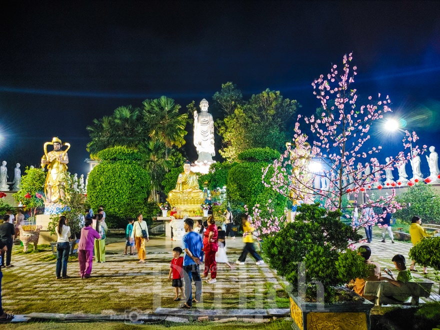 Đầu xuân, hành hương về chiêm bái Phật Cô đơn - 12