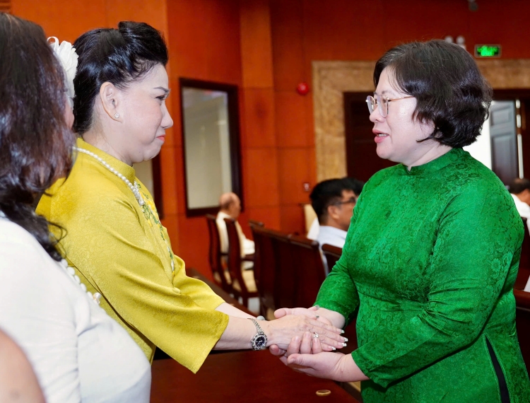 Lãnh đạo TP.HCM lắng nghe ý kiến của văn nghệ sĩ và báo chí dịp đầu năm mới