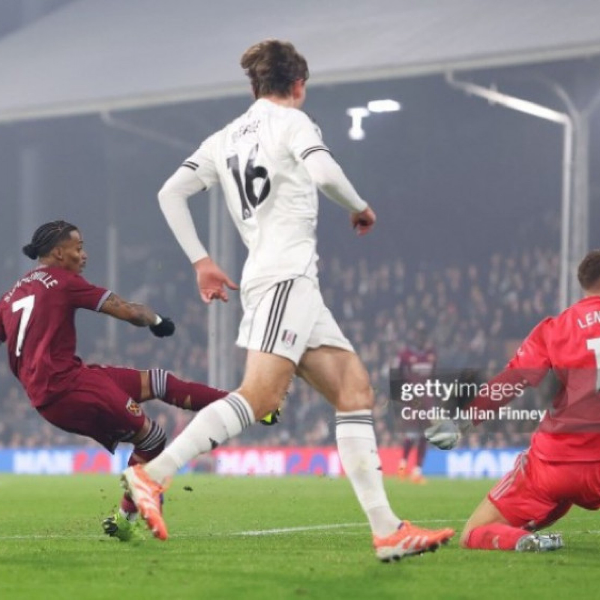  - Video bóng đá Fulham - West Ham: Tỏa sáng đúng lúc, 3 điểm quan trọng (Ngoại hạng Anh)