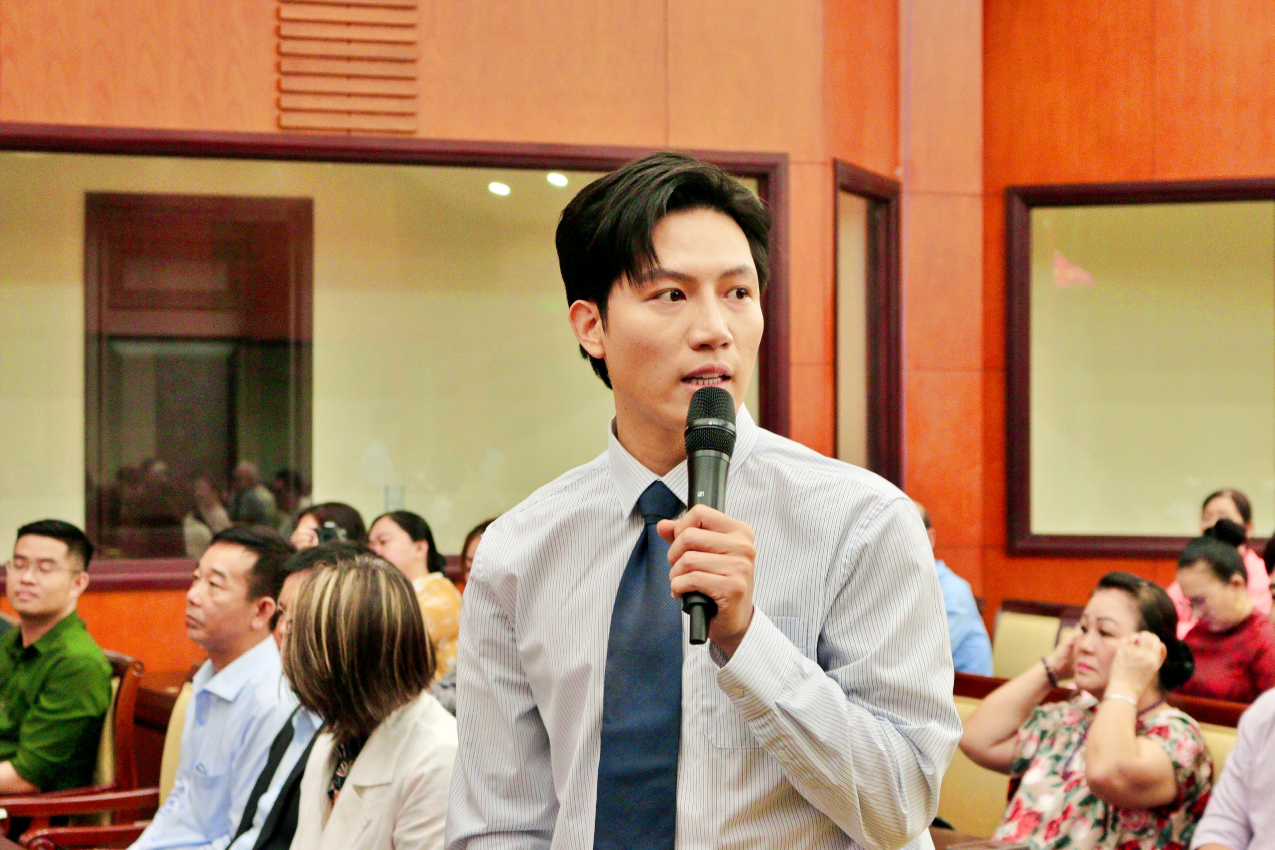 Lãnh đạo TP.HCM lắng nghe ý kiến của văn nghệ sĩ và báo chí dịp đầu năm mới - 2