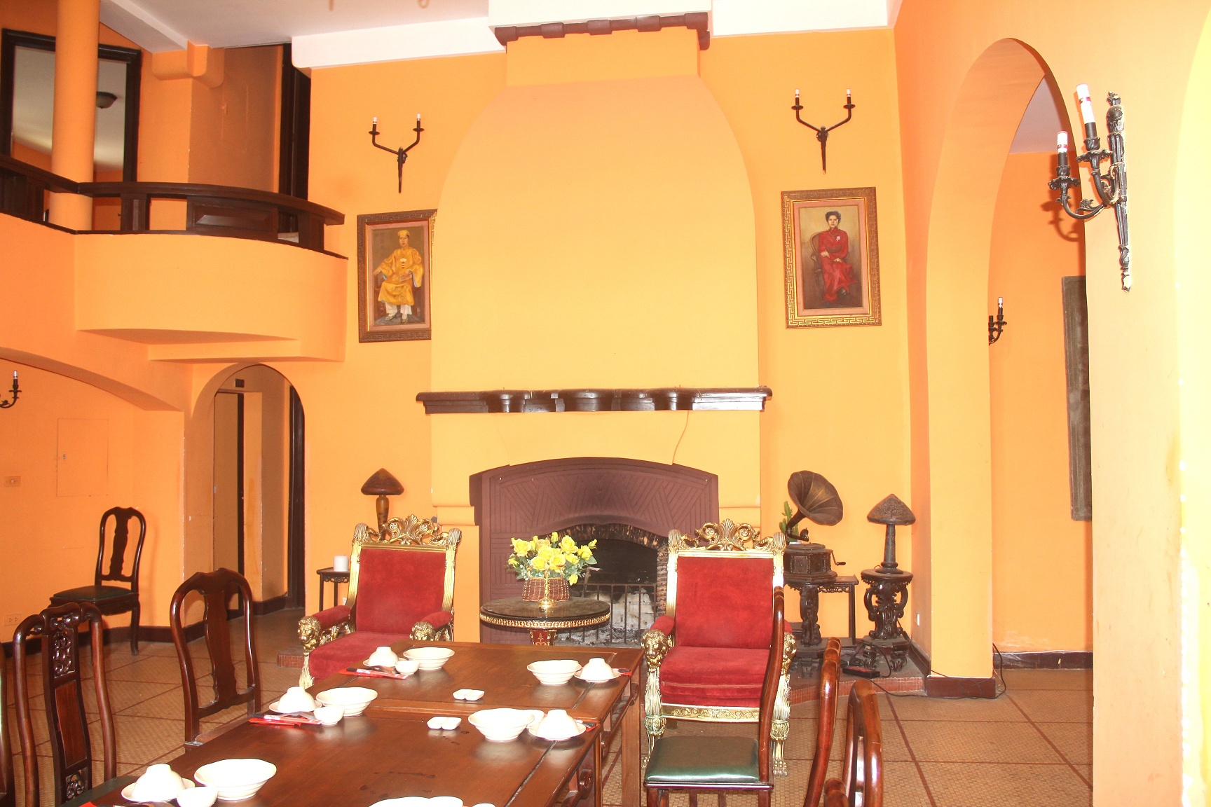 Khám phá ngôi biệt thự đá nổi tiếng ở xứ ngàn hoa - 5