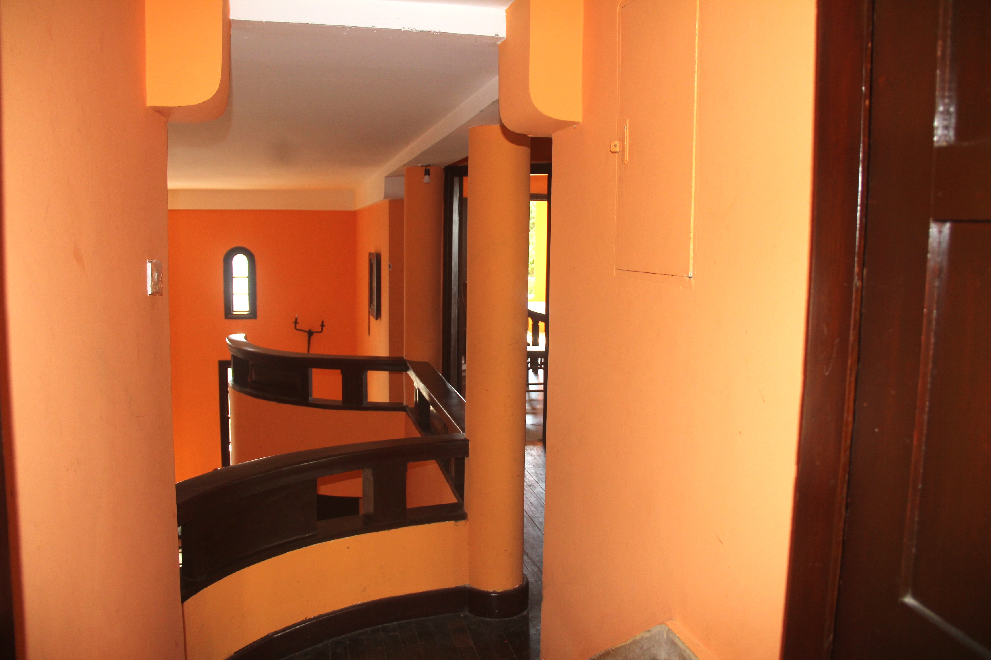 Khám phá ngôi biệt thự đá nổi tiếng ở xứ ngàn hoa - 8