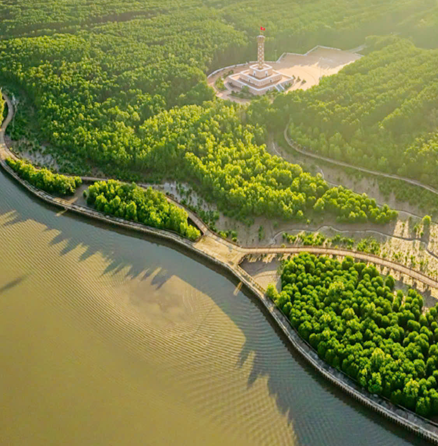 Bí thư Cà Mau: Đổi mới giáo dục, y tế phải thực chất, mạnh mẽ nhưng thận trọng, khoa học - 4