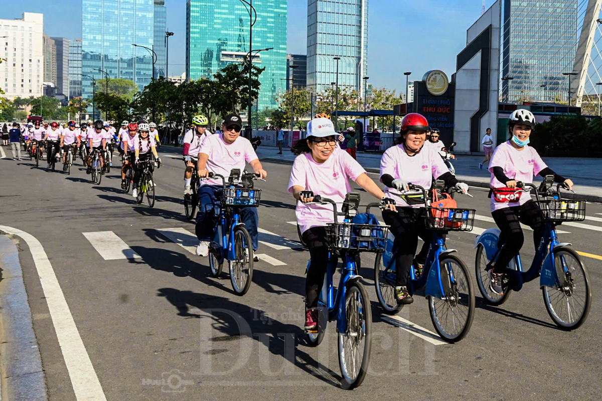 Đạp xe kết nối hữu nghị, lan tỏa thông điệp xanh giữa lòng thành phố - 5