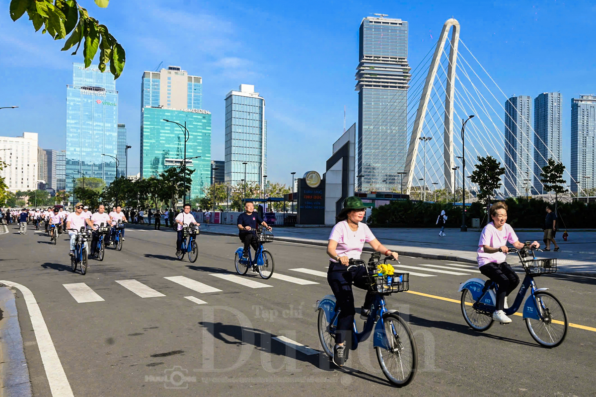 Đạp xe kết nối hữu nghị, lan tỏa thông điệp xanh giữa lòng thành phố - 2