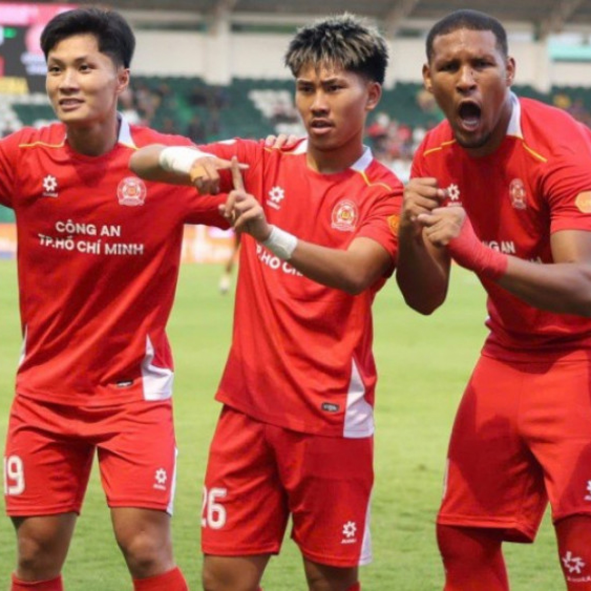  - Video bóng đá HAGL - Công an TP.HCM: Sao Việt kiều tỏa sáng (V-League)