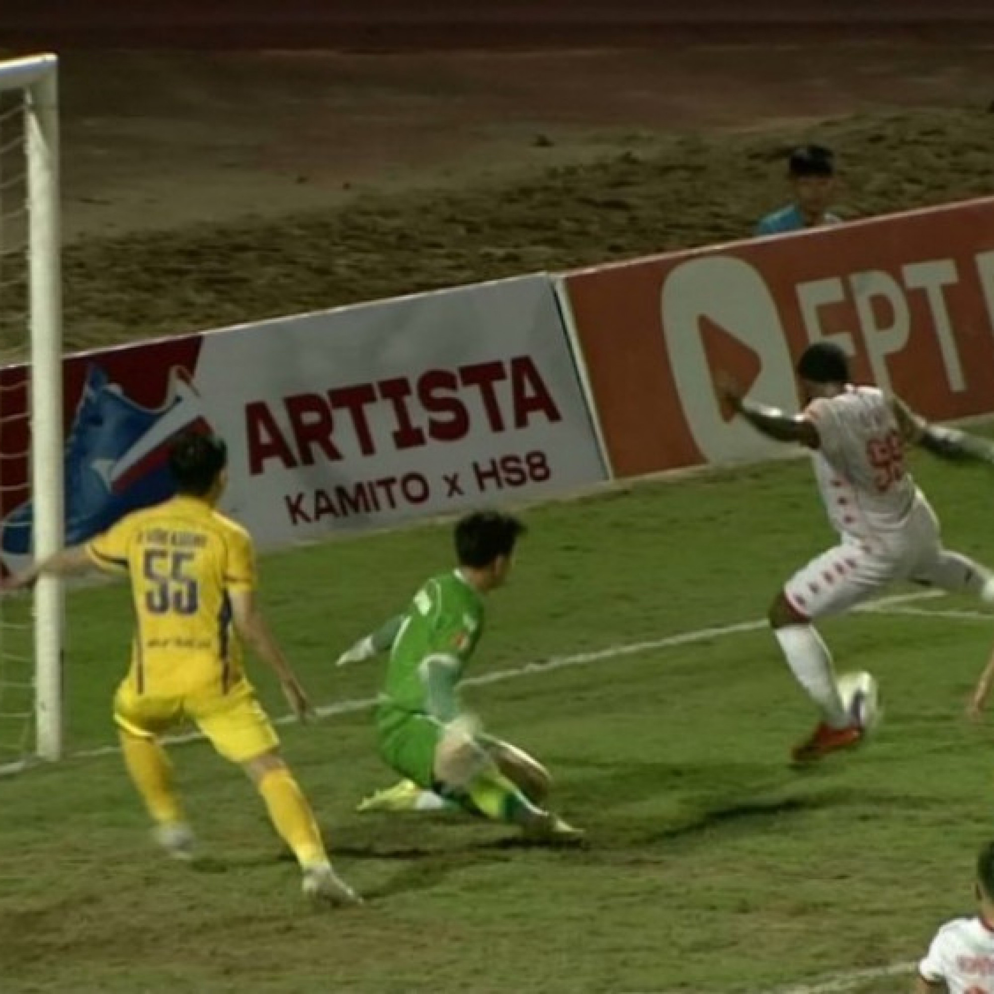  - Video bóng đá Sông Lam Nghệ An - Hải Phòng: "Người nhện" tỏa sáng, cứu thua trên vạch vôi (V-League)