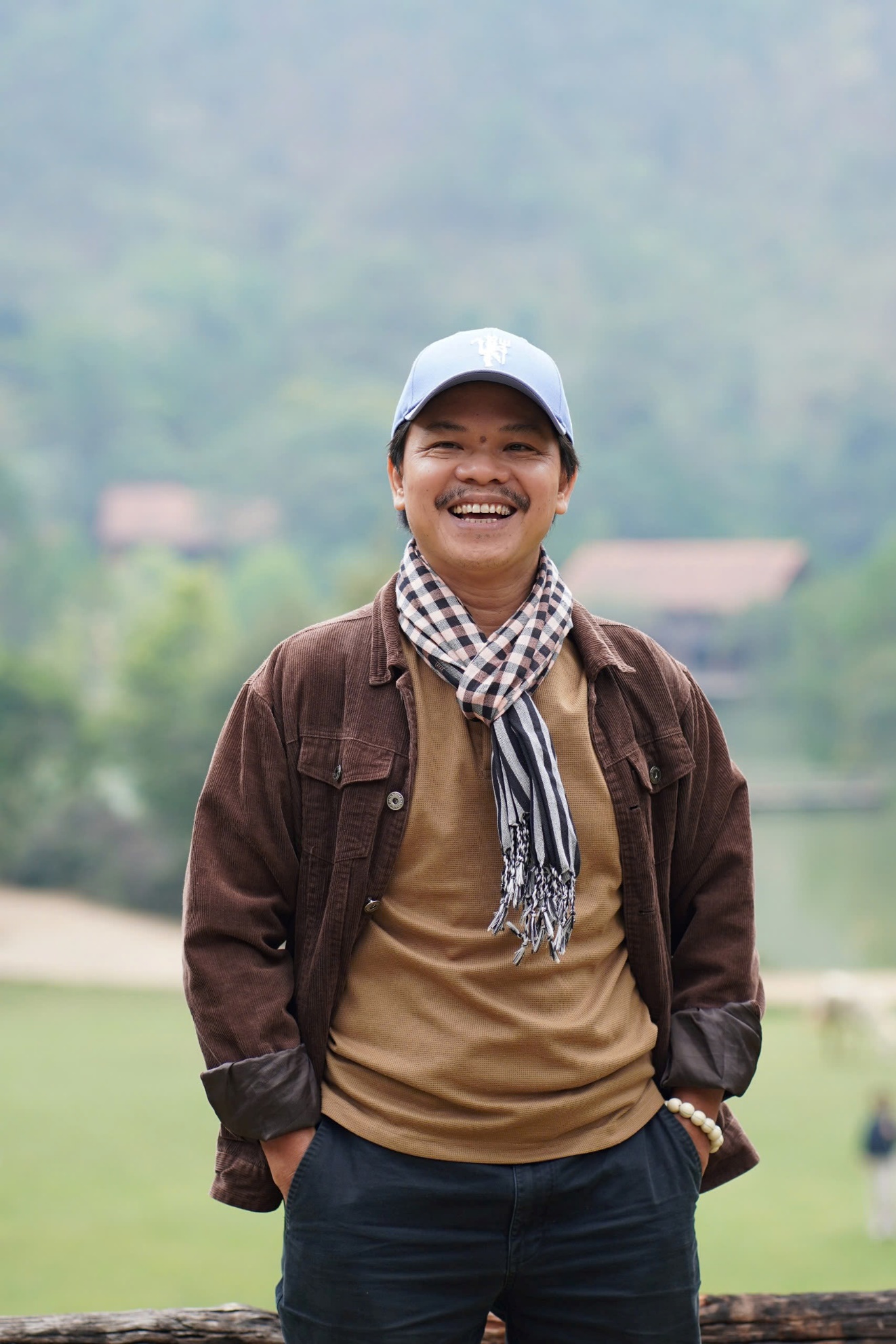 dao dien hoang duan - dam me voi nghe thuat dan toc va huong nghe thuat den cong dong - 8