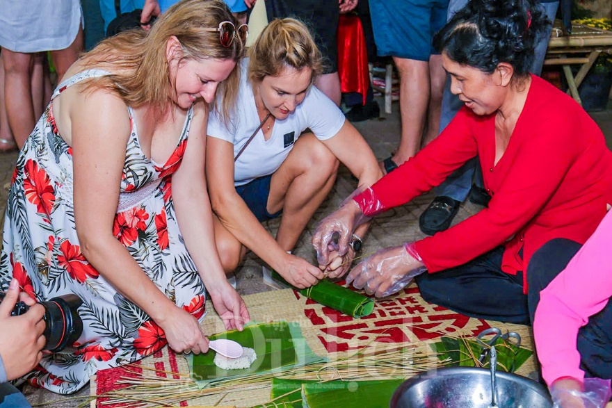 Du khách quốc tế tiếp tục đổ xô đến Việt Nam, ngành du lịch tăng trưởng ấn tượng - 8