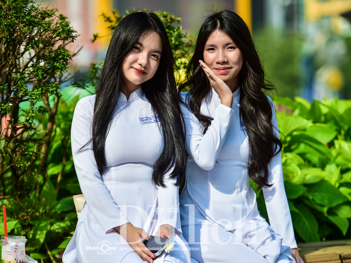 Hàng ngàn tà áo dài rực rỡ sắc xuân trên Quảng trường đi bộ trong ngày hội của phái đẹp - 11