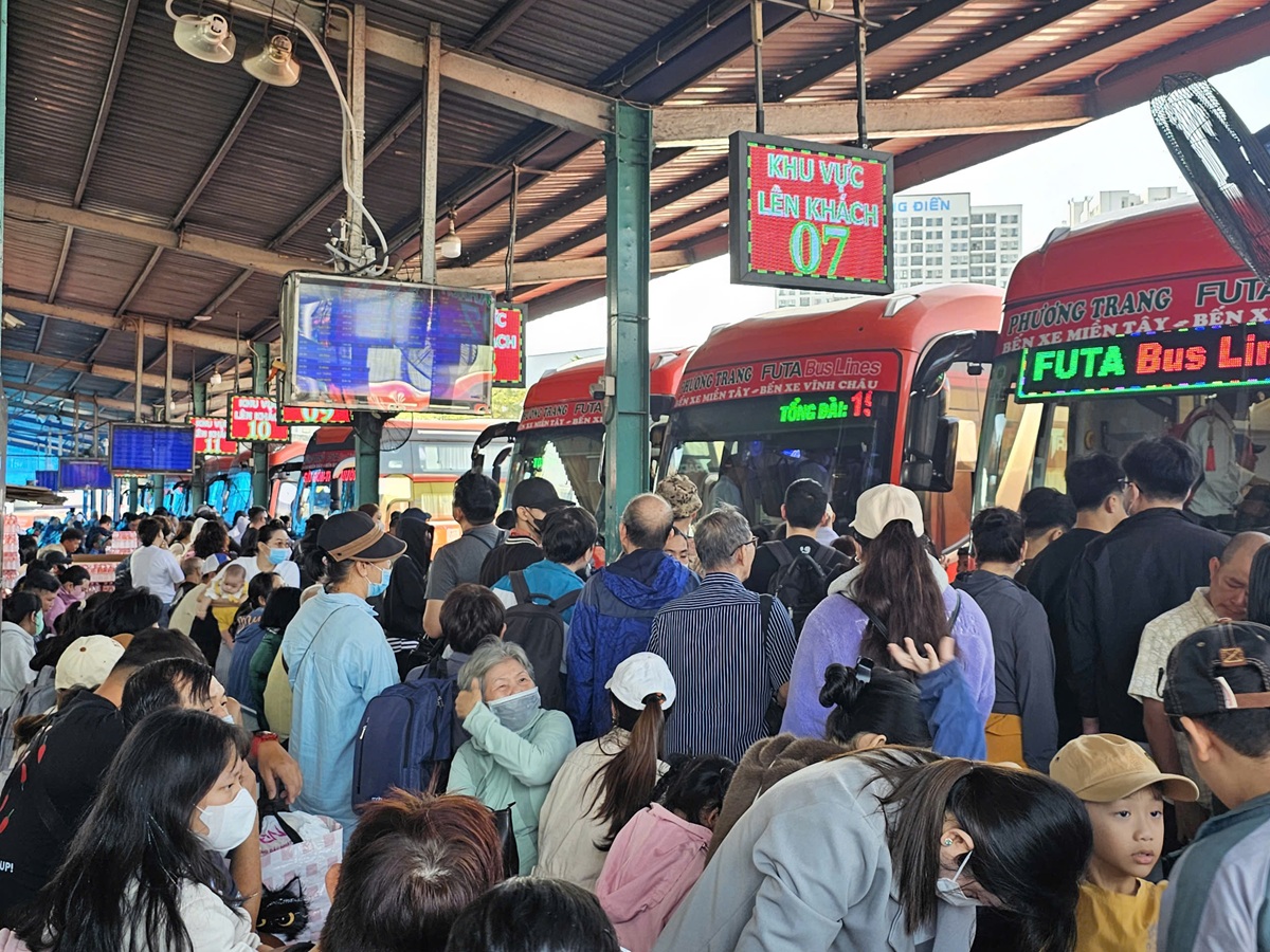 Giá xăng ‘nhảy múa’, chi phí du lịch mùa cao điểm đứng trước áp lực tăng giá - 5