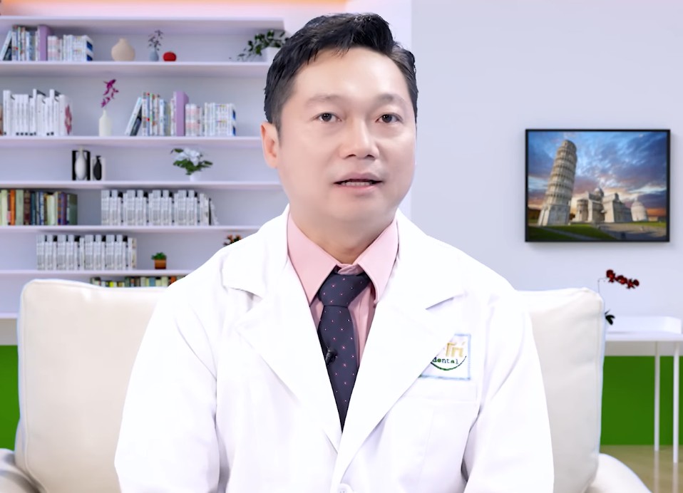 Bác sĩ gia đình: Thiểu sản men răng khiến răng đổi màu, gồ ghề và dễ sâu nếu không phát hiện sớm - 1