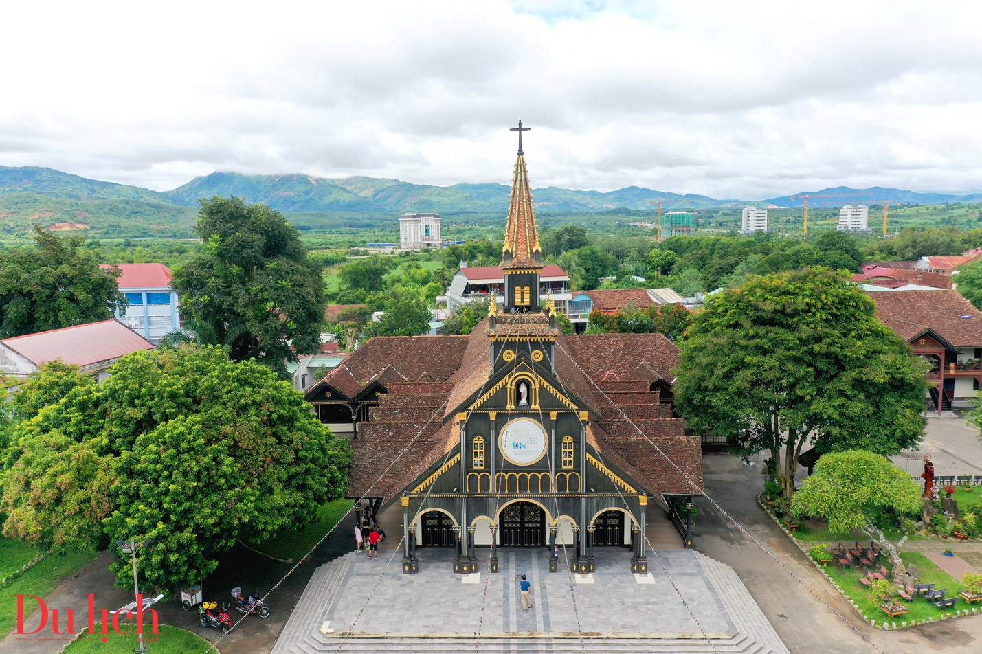 hoang hon tren dong song dak bla - ban tinh ca giua pho nui cao nguyen quang ngai - 11