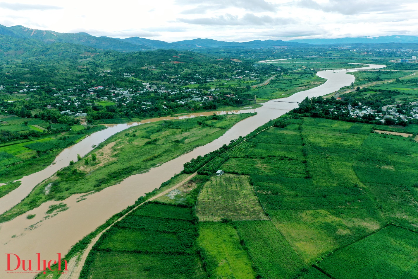 hoang hon tren dong song dak bla - ban tinh ca giua pho nui cao nguyen quang ngai - 7