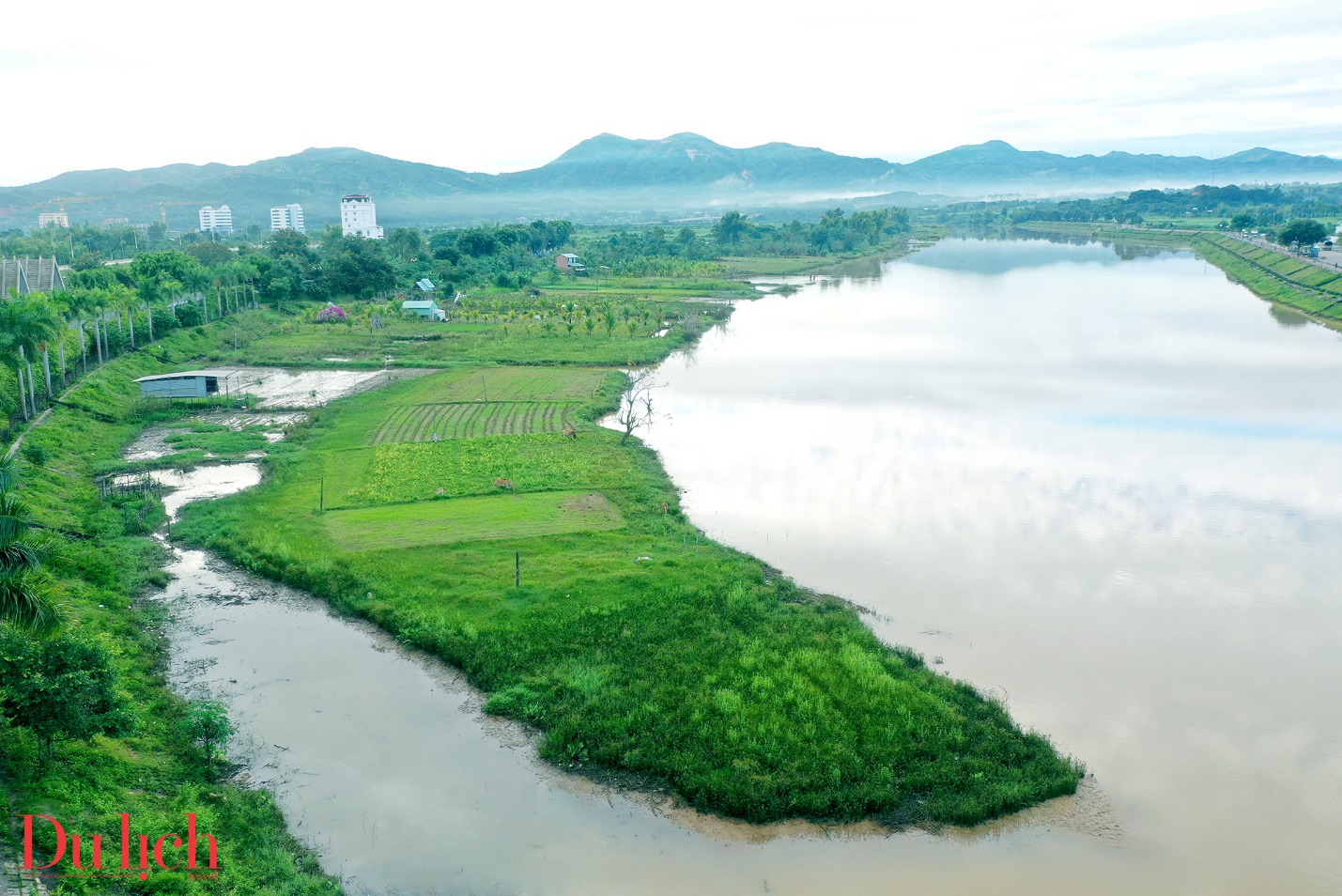 hoang hon tren dong song dak bla - ban tinh ca giua pho nui cao nguyen quang ngai - 5