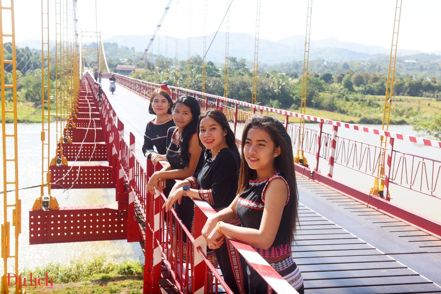 hoang hon tren dong song dak bla - ban tinh ca giua pho nui cao nguyen quang ngai - 17