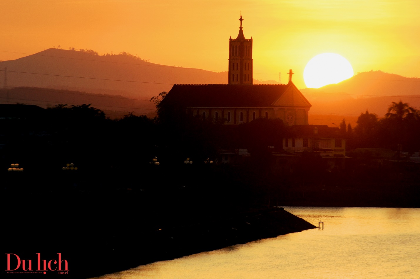 hoang hon tren dong song dak bla - ban tinh ca giua pho nui cao nguyen quang ngai - 15