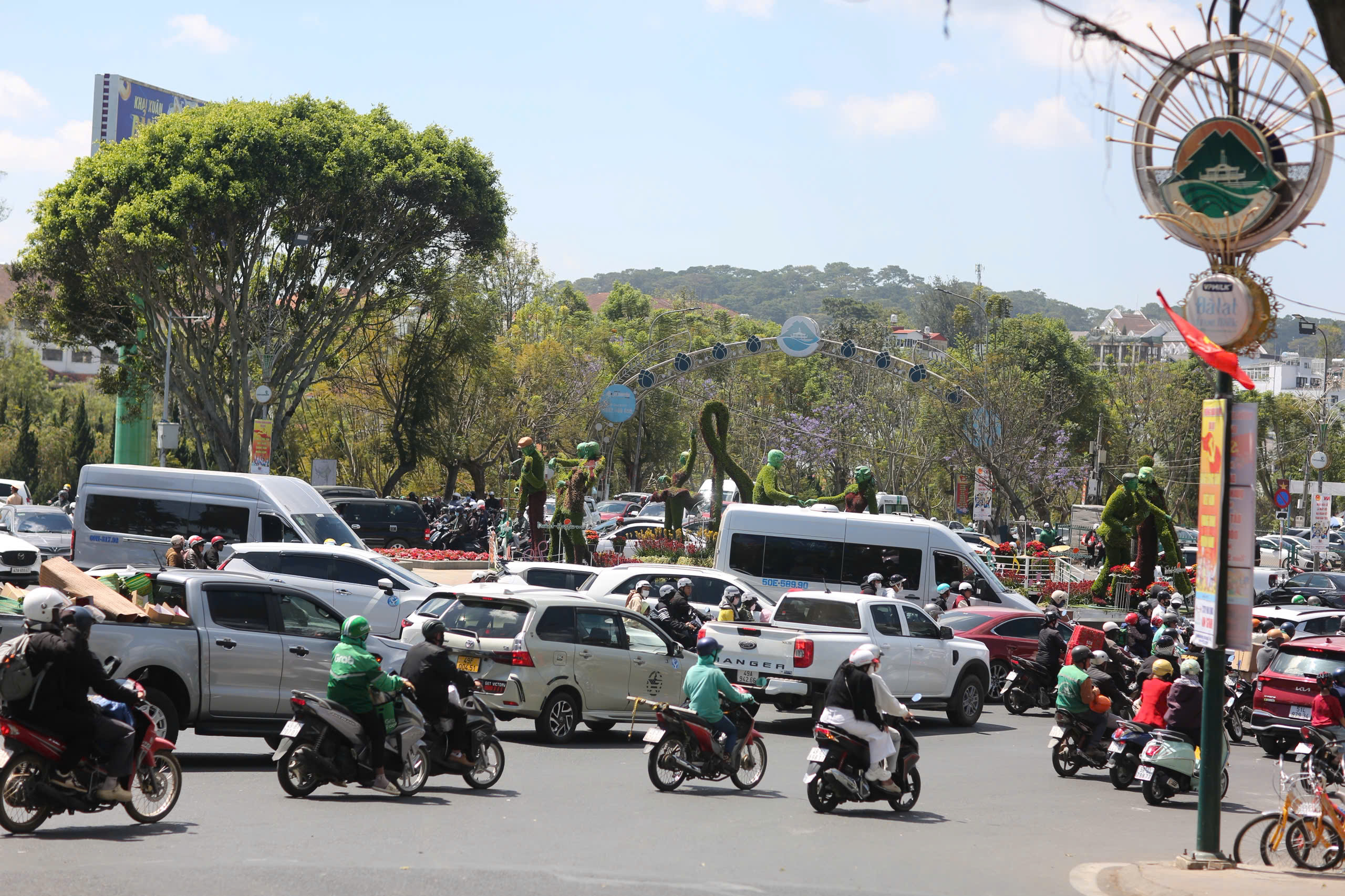 Đà Lạt phân luồng giao thông, tạo thuận lợi cho du khách đến tham quan - 5