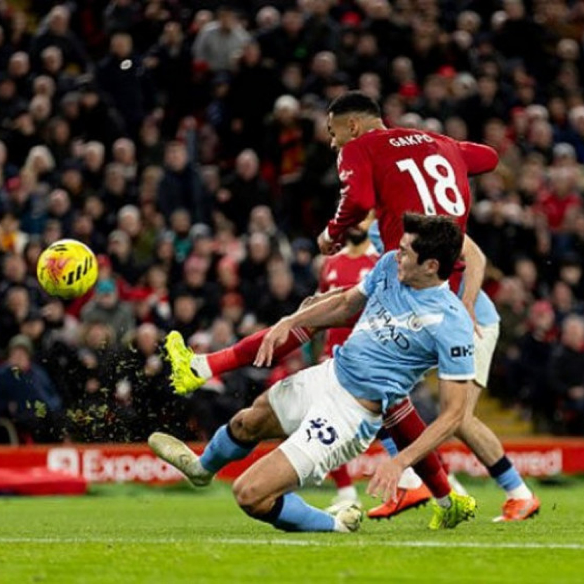  - Man City gặp lịch thi đấu "ác mộng": 7 trận sắp tới toàn đại chiến, ăn 4 được không?