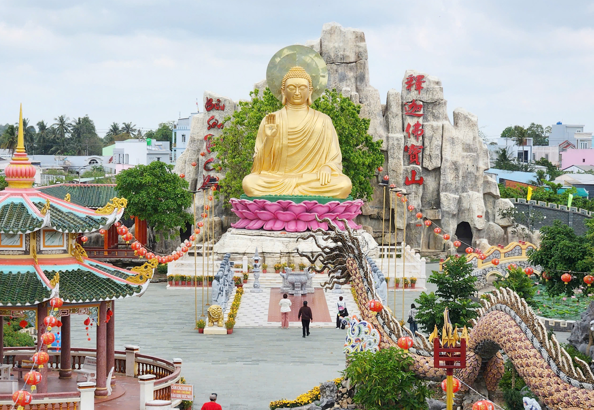 Cổng chùa một chân độc đáo ở Cần Thơ - 2