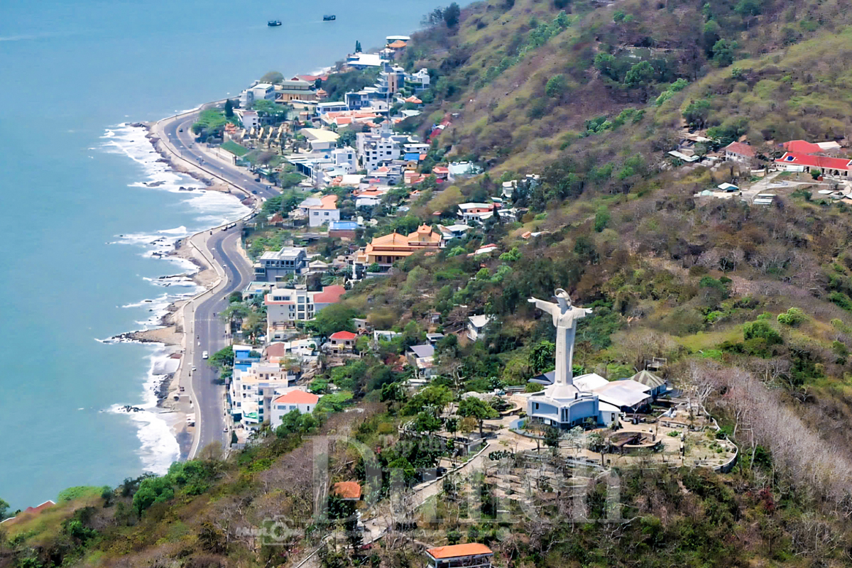 Ngắm thành phố từ tầng mây với hành trình bay trực thăng mới - 5