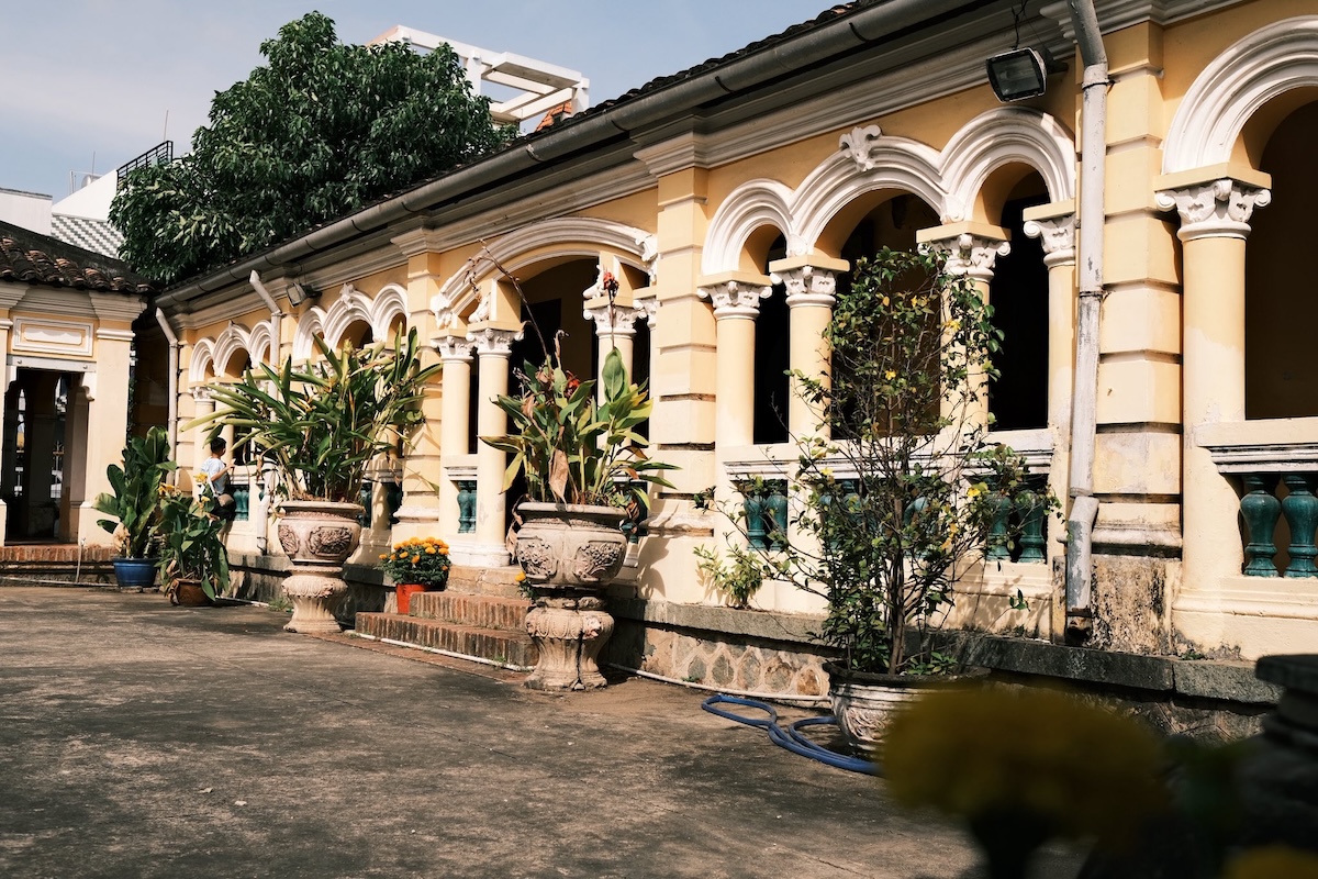 ve go cong ghe tham ngoi nha co hon tram nam tuoi - 4