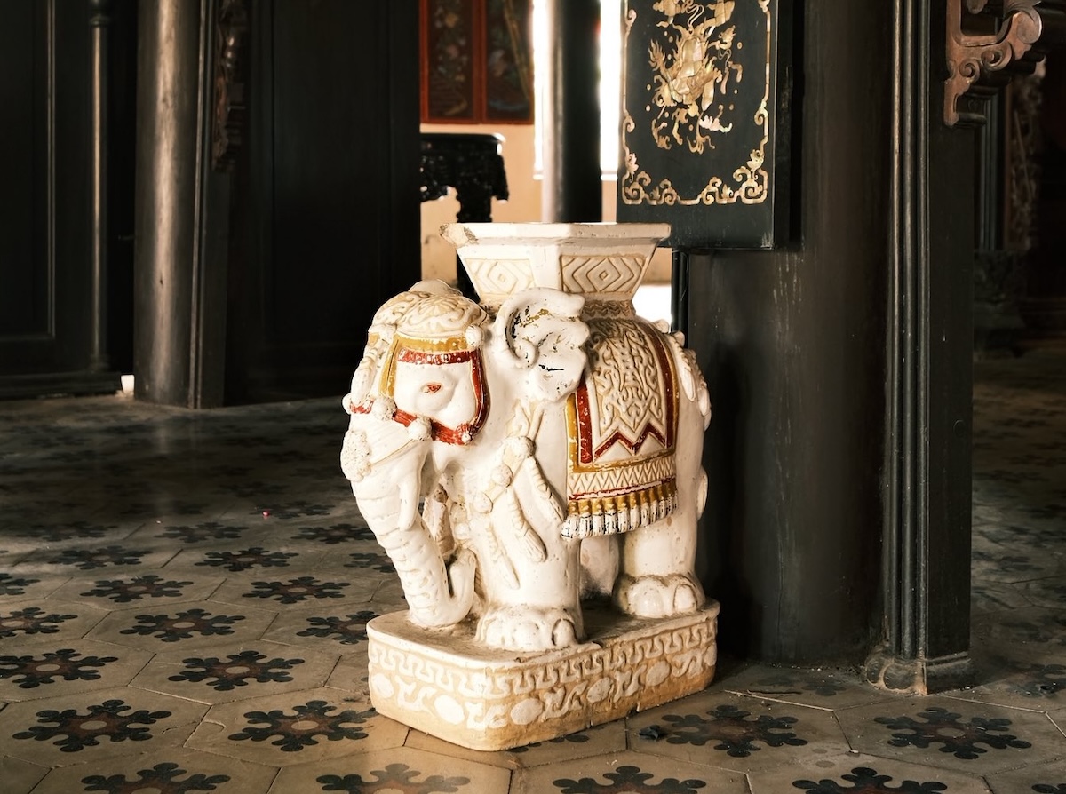 ve go cong ghe tham ngoi nha co hon tram nam tuoi - 6