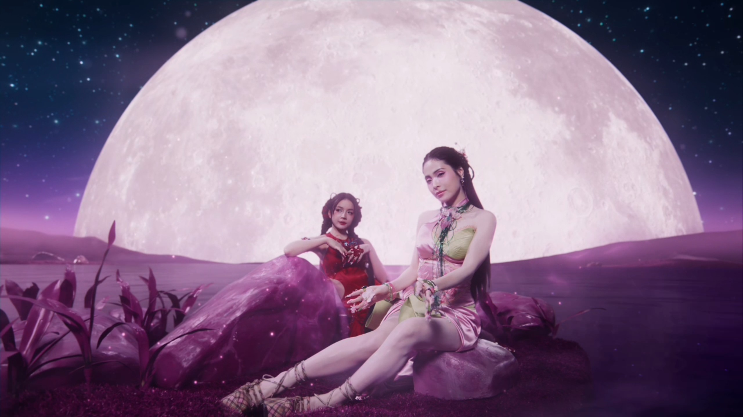 Ca nương Kiều Anh kết hợp cùng vũ trụ “Anh Tài - Chị Đẹp - Em Xinh” trong MV “Nhả Via” - 2