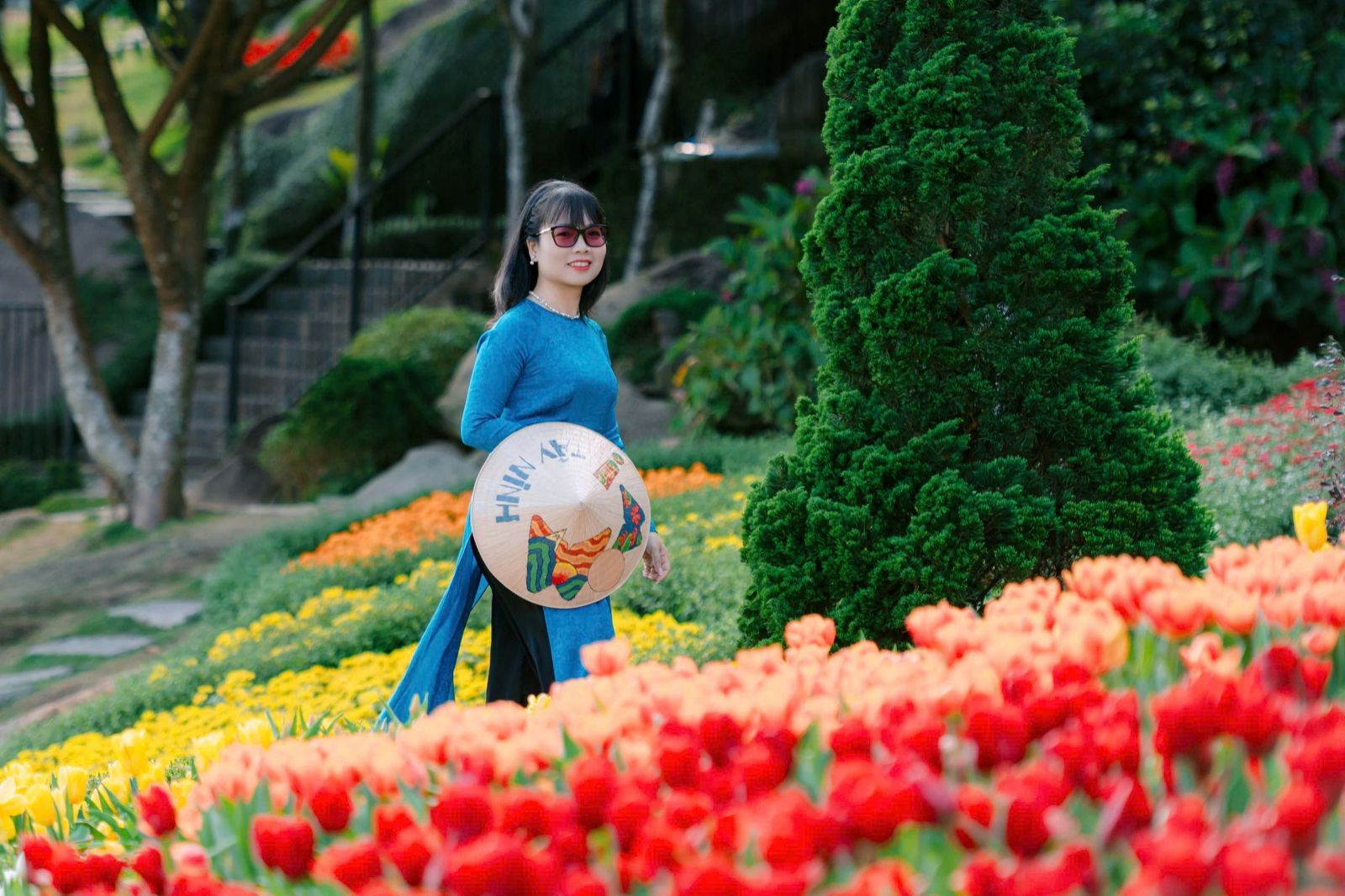 Hoa vông nem vào mùa nở rộ như ‘lửa đỏ’ khắp núi Bà Đen - 6